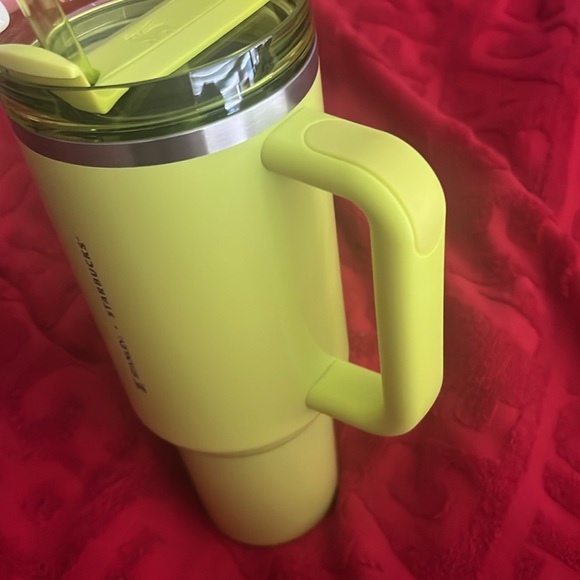 The STANLEY Starbucks 2024 Summer Exclusive Lime Green Shimmer 40oz Tumbler! - Picture 7 of 9